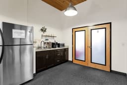 Kitchen & Break Room